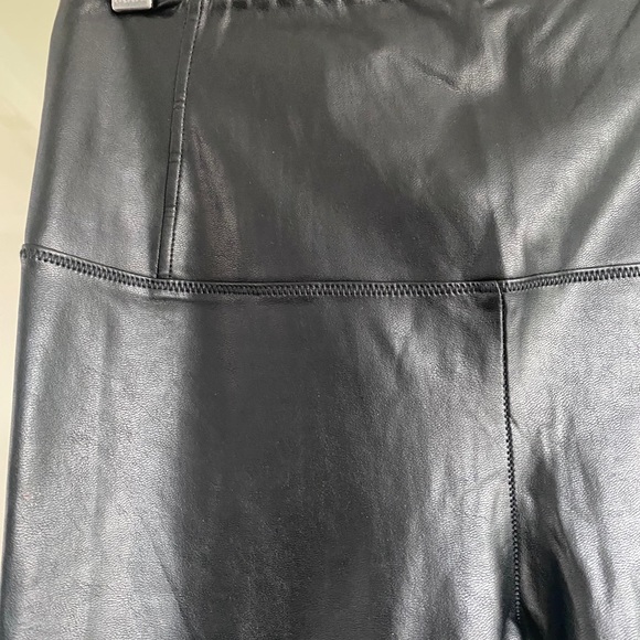 Aritzia Daria vegan leather leggings - Picture 4 of 4